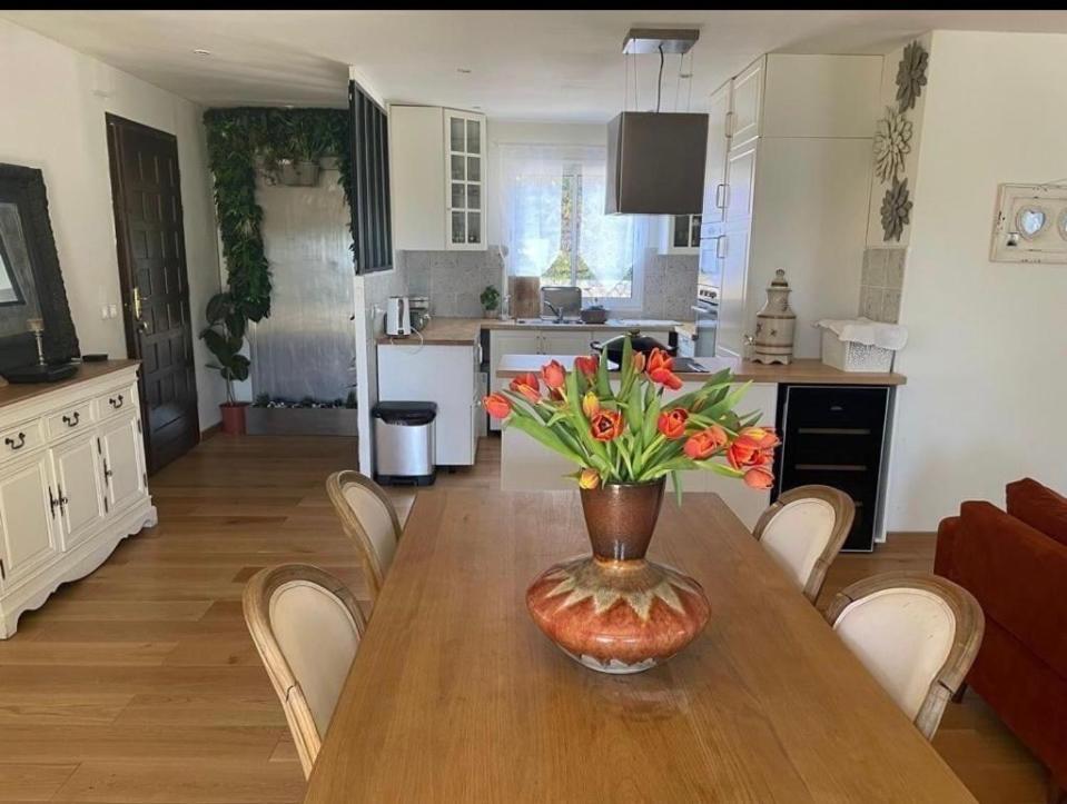 Charmant deux-pièces dans villa avec piscine privée Seillans Extérieur photo