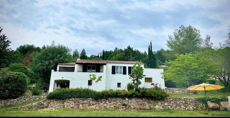 Charmant deux-pièces dans villa avec piscine privée Seillans Extérieur photo