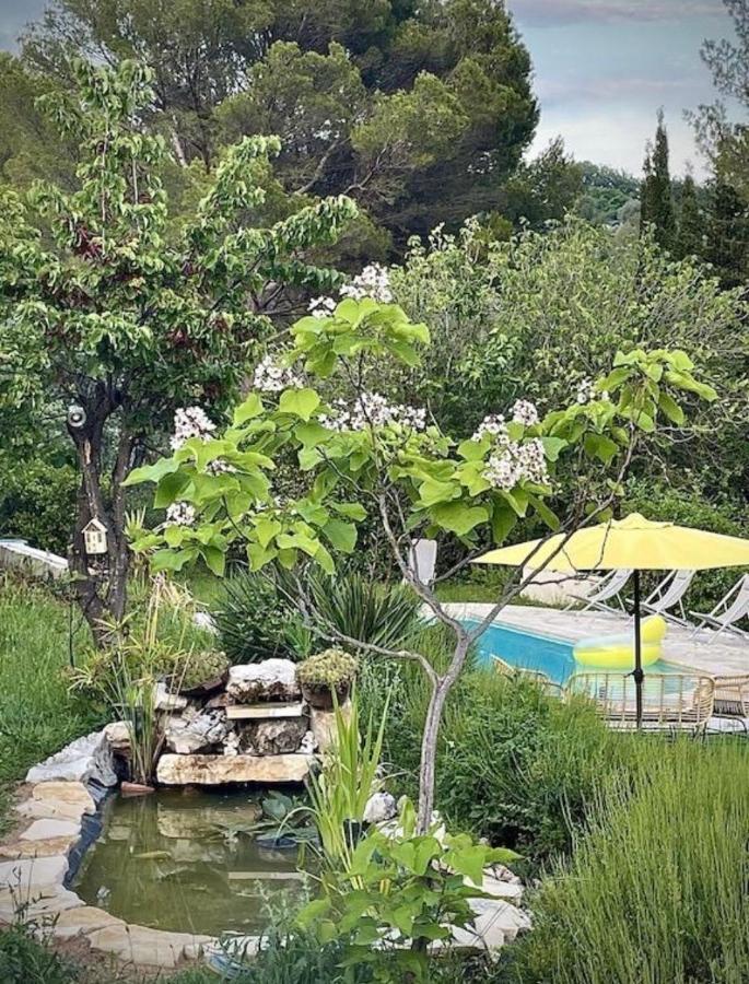 Charmant deux-pièces dans villa avec piscine privée Seillans Extérieur photo